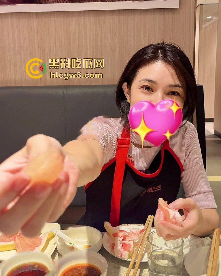 极品御姐人妻【康婉宁】私拍泄露!黑森林3P放浪无边,性感长腿骚母狗被干得死去活来 独家曝光!-7