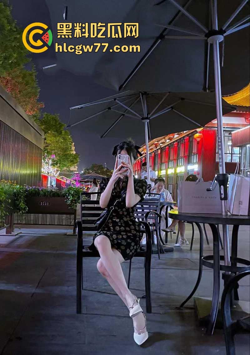 四川旅游学院学生【李晴冰】露脸裸聊勾引男人 多毛馒头穴迫切需要肉棒插入 一对一视频裸聊被录屏-5