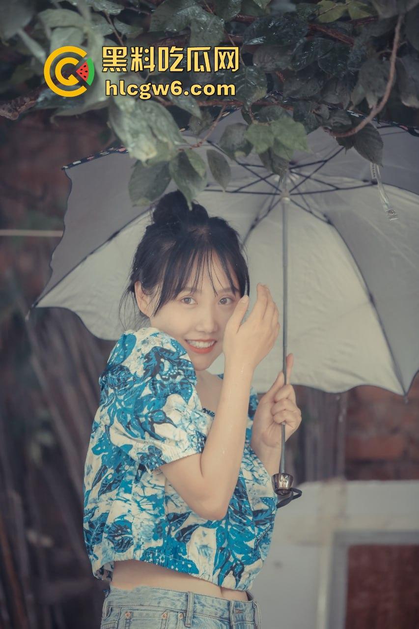 强烈推荐!!!微胖巨乳大三学姐【梁玉婷】和男友性爱视频曝光,真让人流连忘返。-6