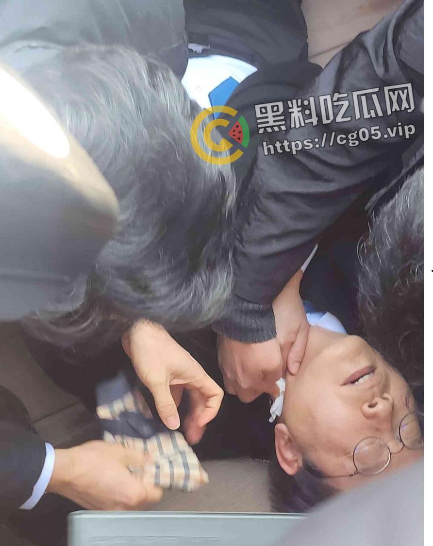 韩国最大在野党共同民主党党首【李在明】釜山参加活动遇刺 颈部受伤 【尹锡悦】紧急发布声明严查 疑似贼喊捉贼-5