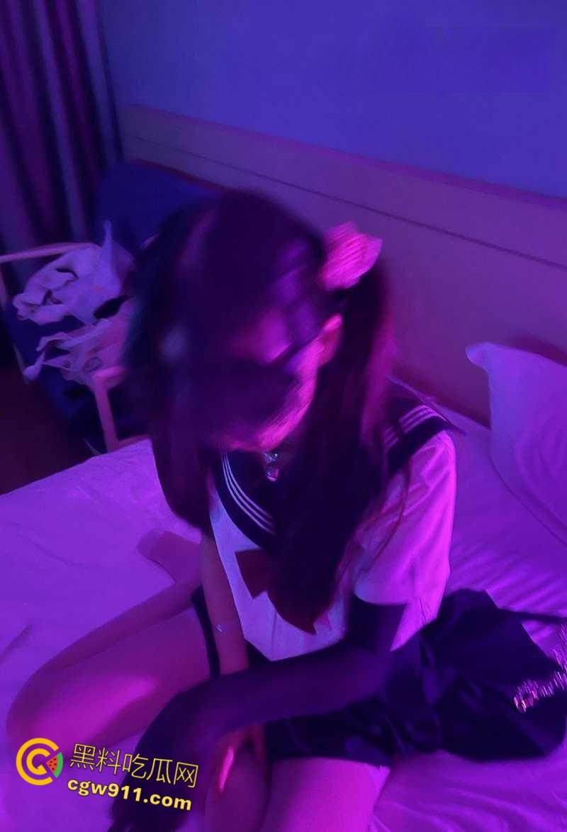 保定理工校花 【徐丽颖】，约炮成瘾玩情趣调教，穿JK戴狗链被爆操颜射吞精，堪称校园公交车随便上！-6