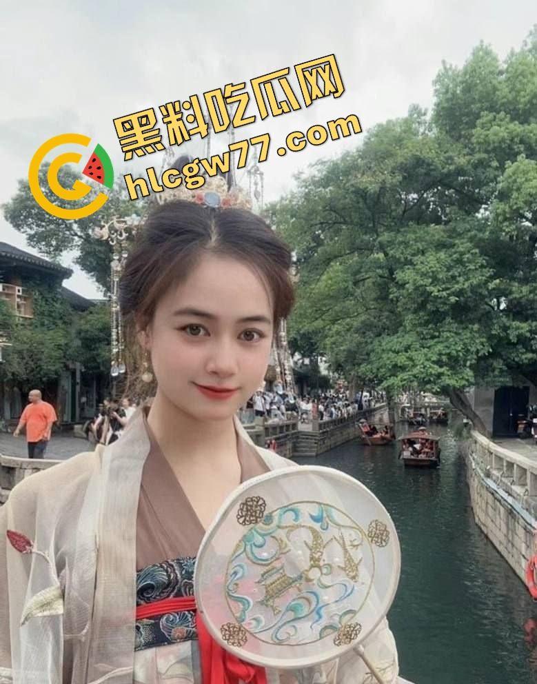 重庆财大校花【夏兹热丽】正面肥B疯传!新疆美少女秒变渣男的精厕西施!-1