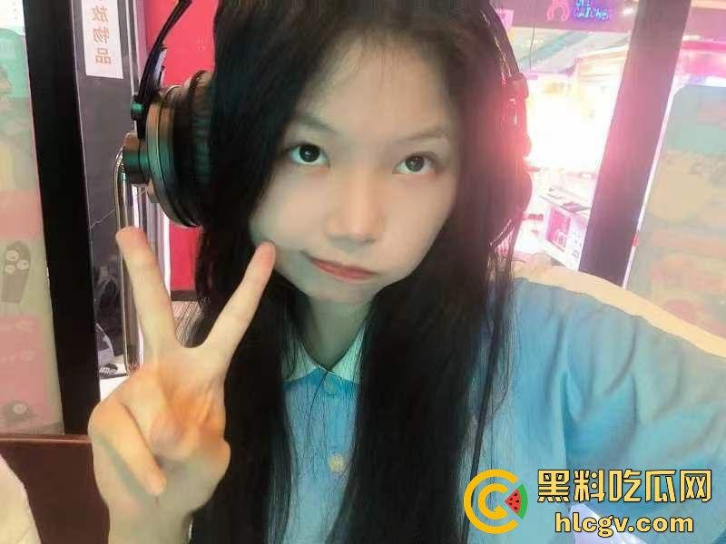 无锡职业技术学校21岁小母狗【李宛如】云盘视频泄露！黑色蕾丝情趣内衣勾魂，口交后入，最后颜射直击第一视觉！-2