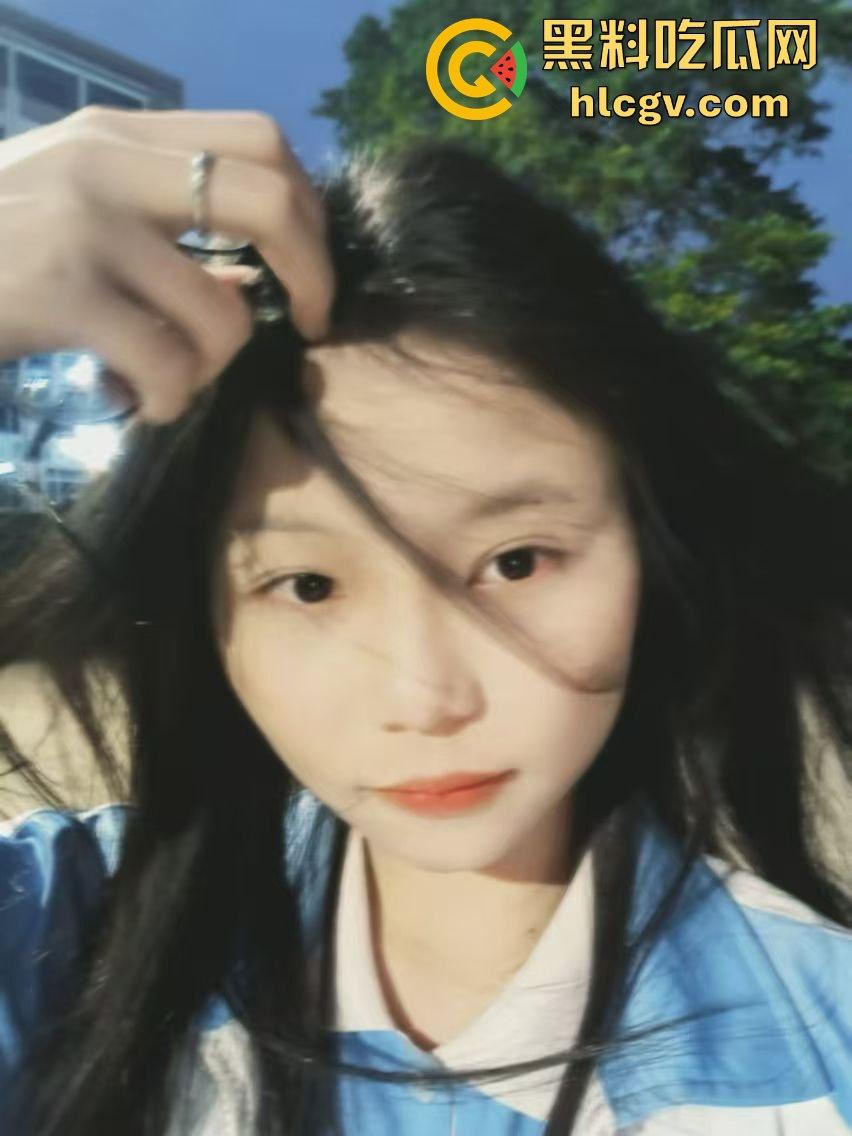 无锡职业技术学校21岁小母狗【李宛如】云盘视频泄露！黑色蕾丝情趣内衣勾魂，口交后入，最后颜射直击第一视觉！-5