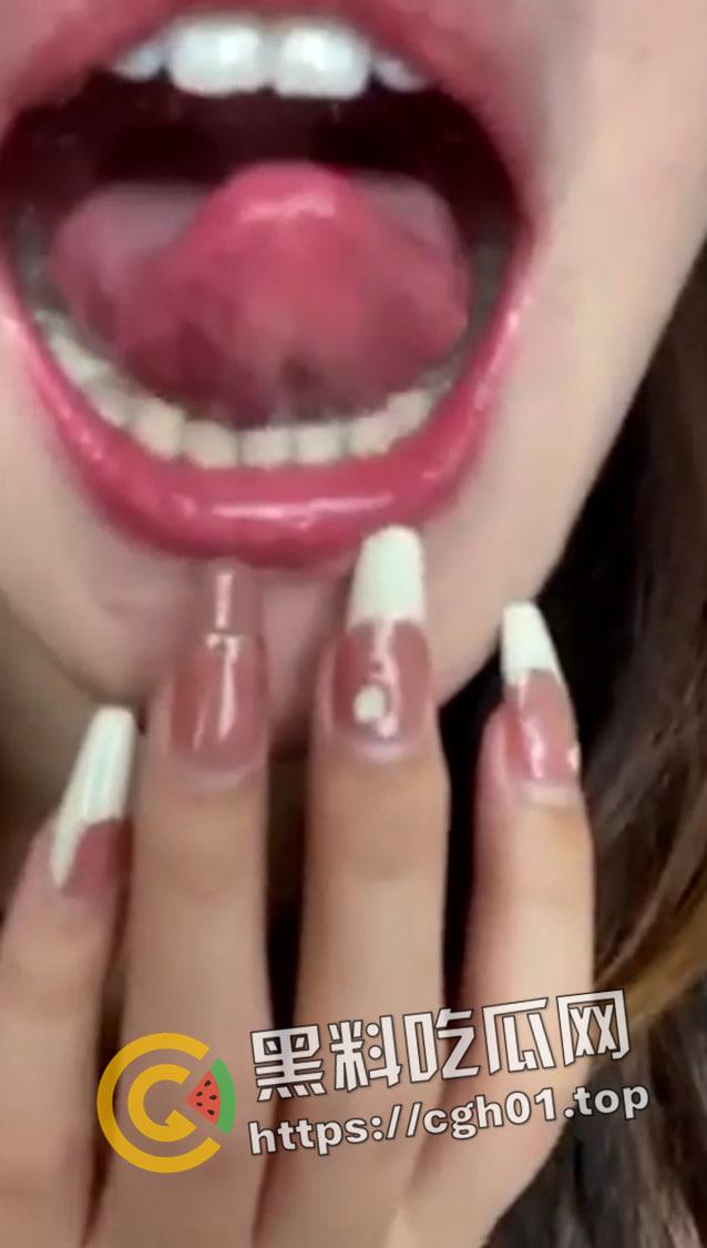 传媒大学校花学姐的美脚诱惑 足控狂喜 学姐别舔了 快放我嘴里-13