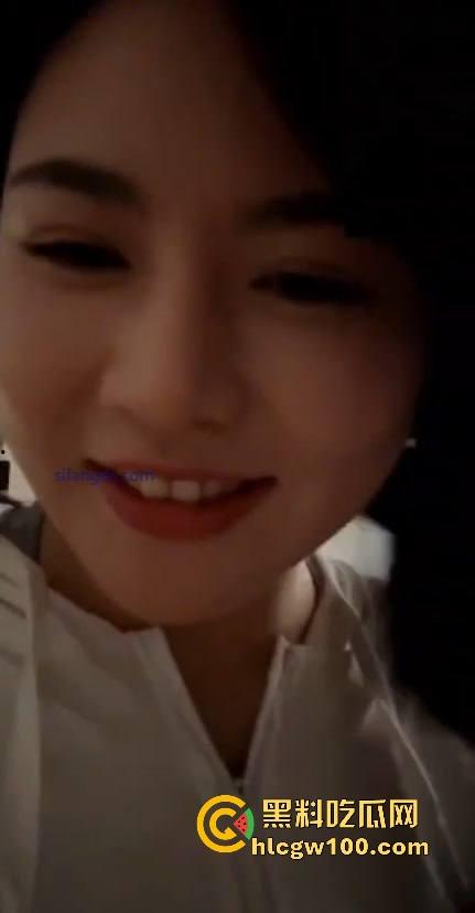 抖音少妇熟女【茶怡】一对一自慰视频流出，大奶熟女用道具自慰放浪不羁，让人直呼劲爆！-4