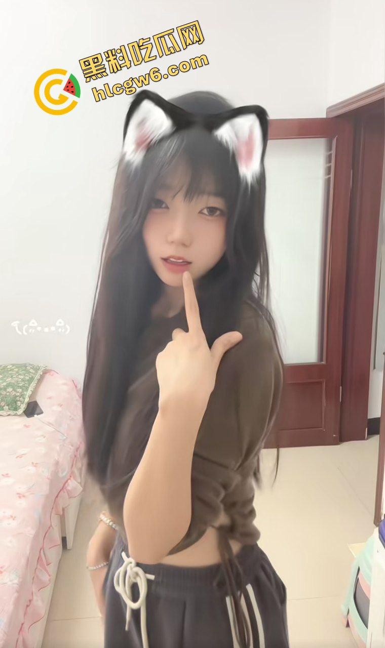 湖南邵阳学院清纯甜妹细腰炮台『戴佳怡』全自动骚臀小骚逼 主动抽插金主鸡巴！原创独家曝光流出！-3