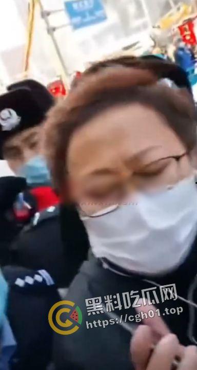 CCTV报道燕郊爆炸被打断 记者私人账号【许梦哲】上传当地警察暴力阻拦视频被删除 原视频流出-4