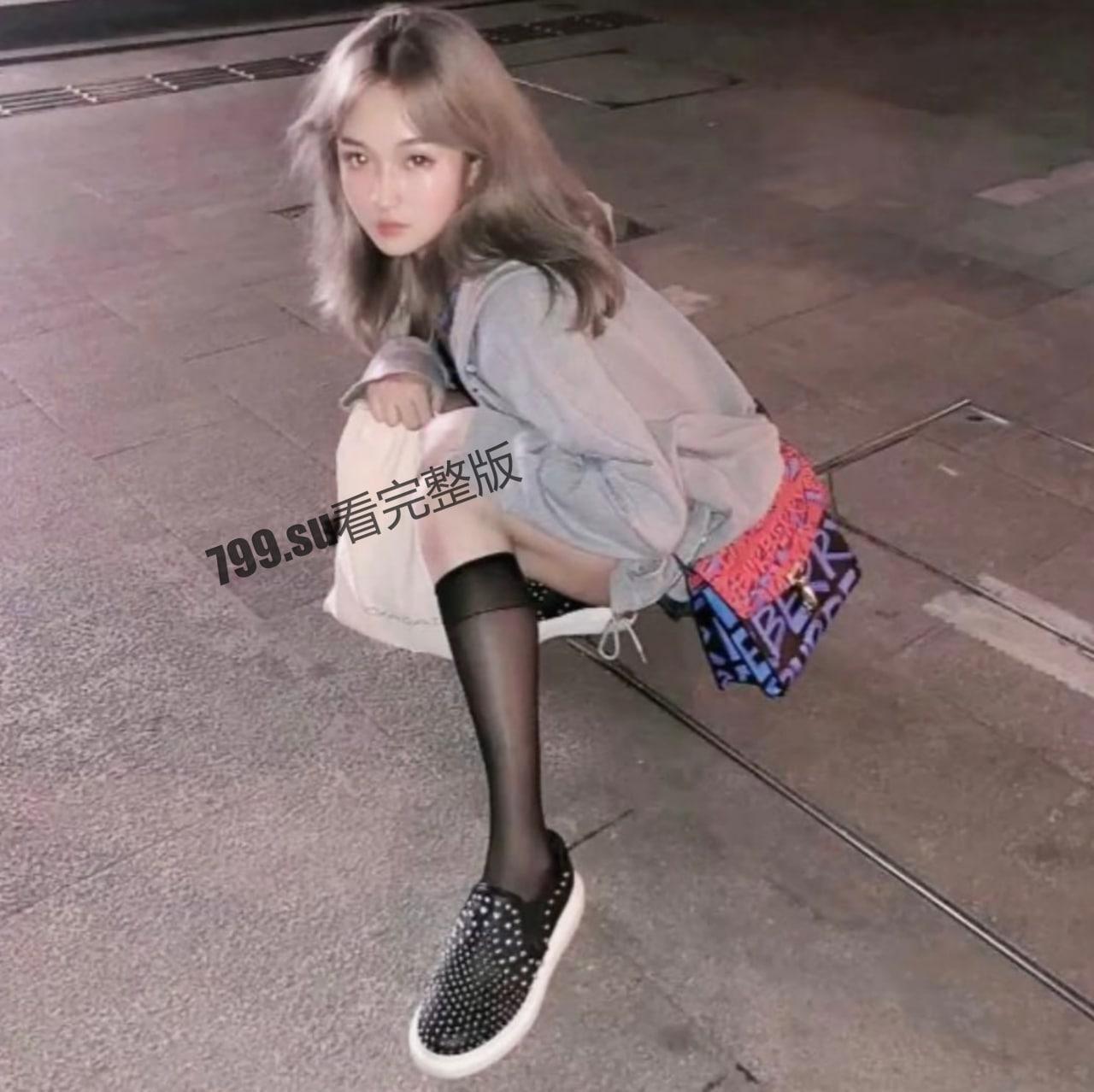 00 后金发美少女玩交友 APP 约出来喝酒灌醉拖回出租房肆意玩-3