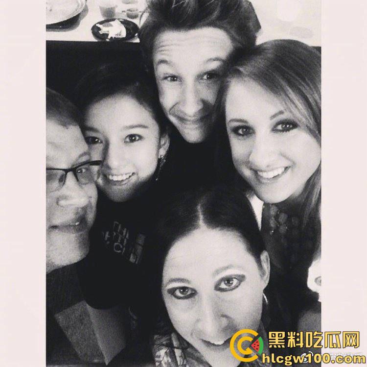 洋麻雀放出大量与【宋祖儿】的照片，说有过很多美好的回忆，以前就听说在国外玩的花-16