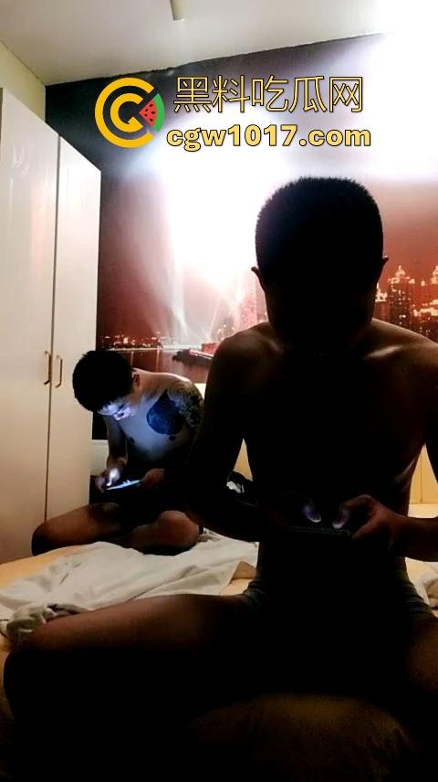 成都特色按摩店，肌肉男技师为你服务，只接男同gay，全身脱得只剩内裤为你服务，gay佬的梦想天堂！-5