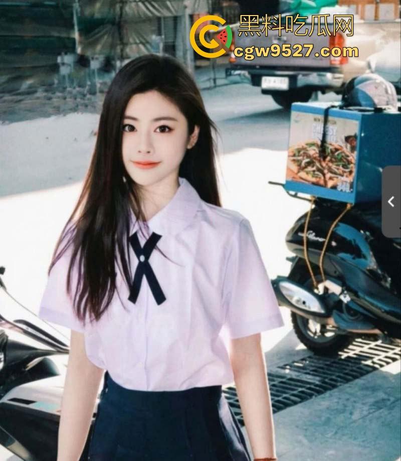 真实姐弟乱伦历程，强行暴操睡午觉的姐姐，无套猛操高潮迭起，曼妙呻吟不绝于耳！-3