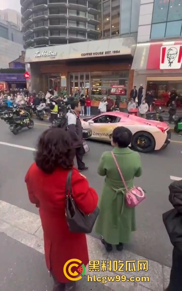 珠海冲撞行人案再现？抖音网红【周艺zoyenana】在上海吴江路危险驾驶，别以为驾驶法拉利就不用遵循法律了-13