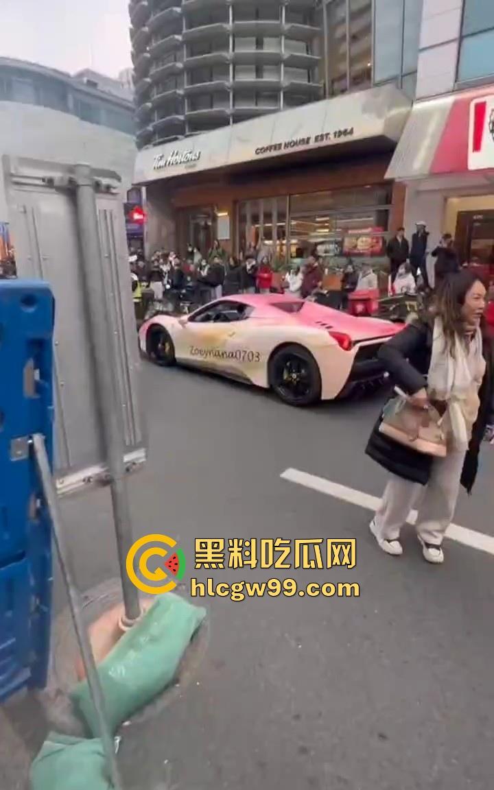 珠海冲撞行人案再现？抖音网红【周艺zoyenana】在上海吴江路危险驾驶，别以为驾驶法拉利就不用遵循法律了-14