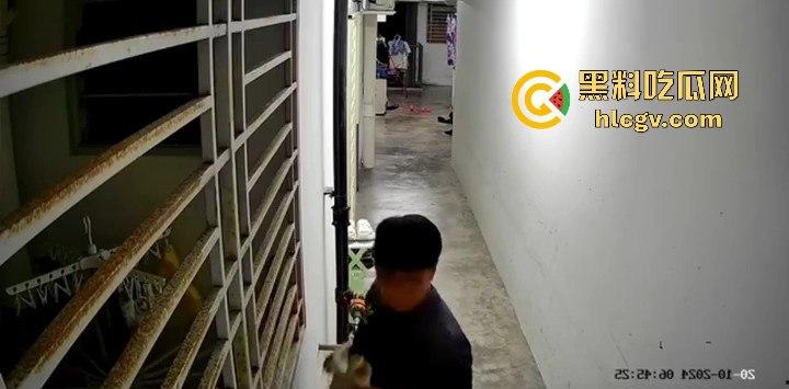 马来西亚槟岛华裔男清晨偷嗅邻居胸罩还自慰！猥亵全过程被监控拍下！-10