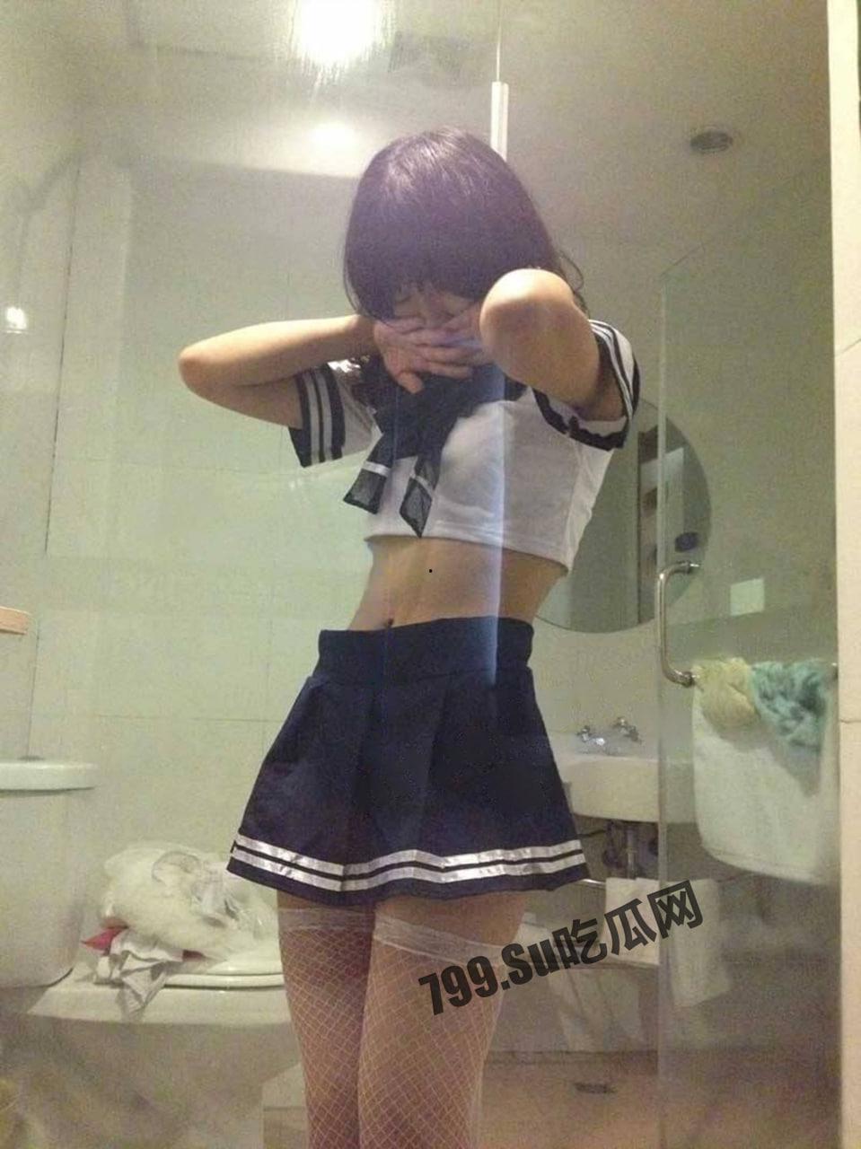 云盘泄密 大一小情侣情趣房啪啪视频流出 青涩探索 SM 新玩法 略显生疏 但充满了青春荷尔蒙的味道-1