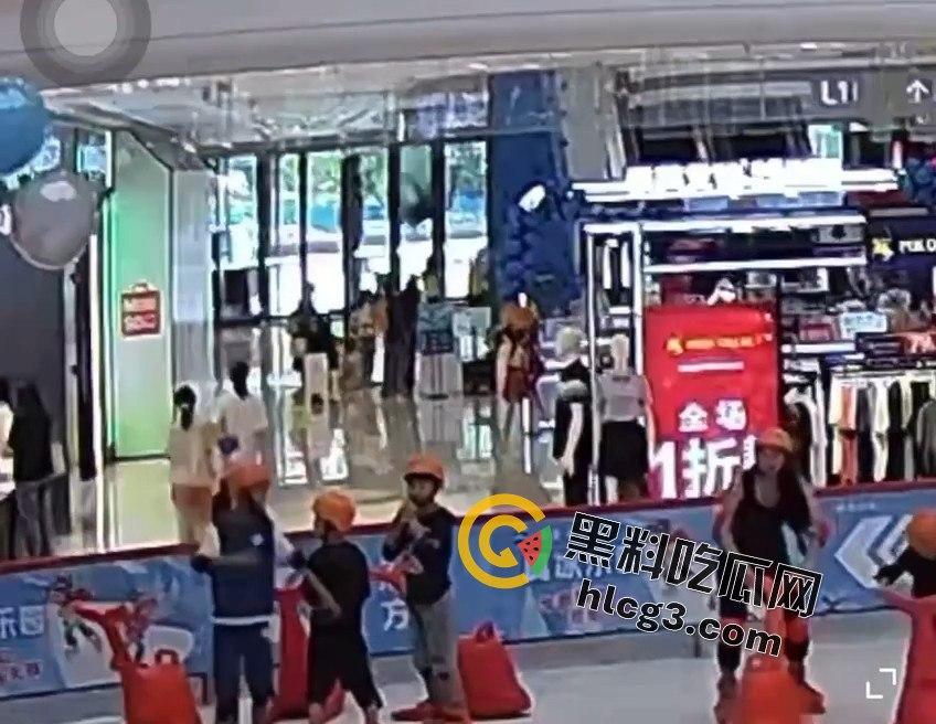 肇庆四会市攀岩小孩掉下来的惊悚瞬间,家长们心碎不已!-2