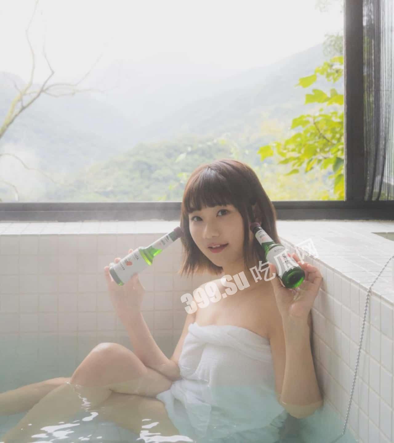 台湾 YouTuber 爱莉莎莎 坐拥123万粉丝油管人气主播爱莉莎莎今日在一场温泉直播走光露点上热搜-3