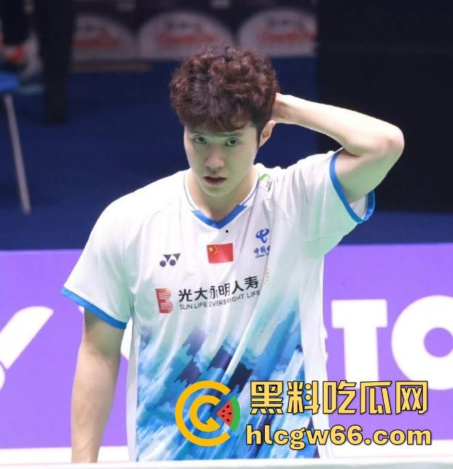 中国国家羽毛球队运动员【何济霆】未回应脚踏几条船事件 有被再爆出黑料 发视频大发脾气咄咄逼人！-2