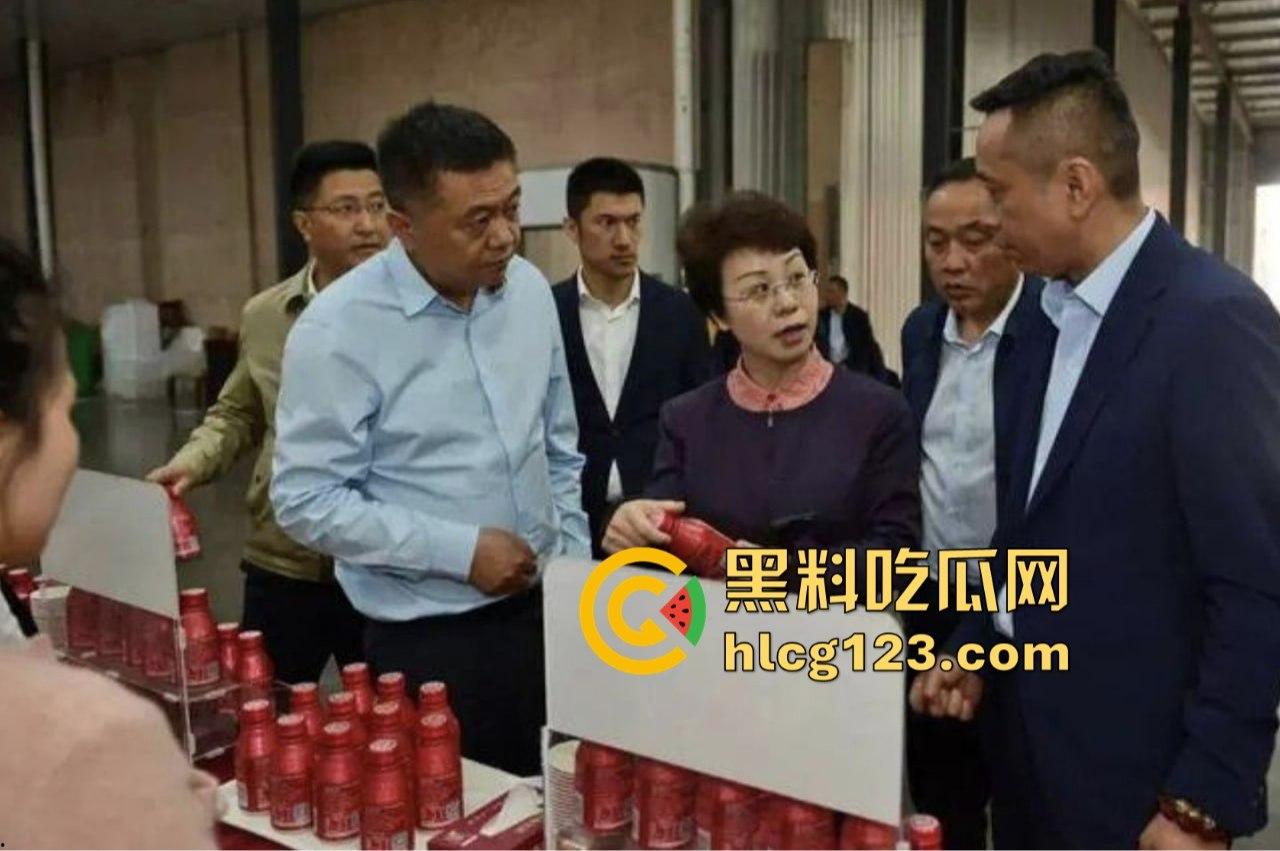 贪财贪色的贵州女州长落马！包养58名猛男，随身携带避孕套，简直是现代版武则天！-8