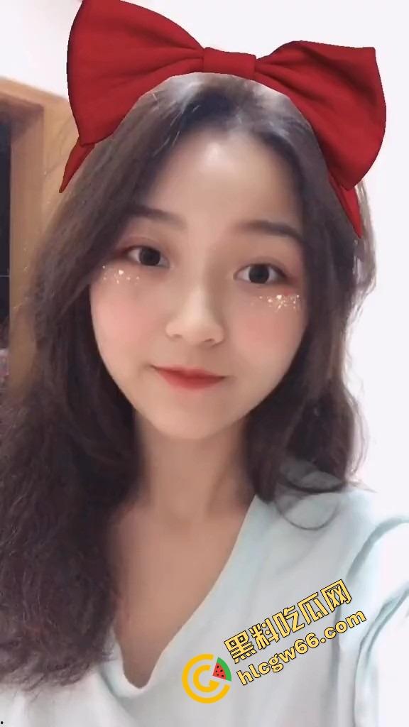 山西太原人妻【范乔乔】约炮操上瘾,白天当主管,晚上被舔到喷水尖叫,偷情后回家让老公再插骚逼!-3