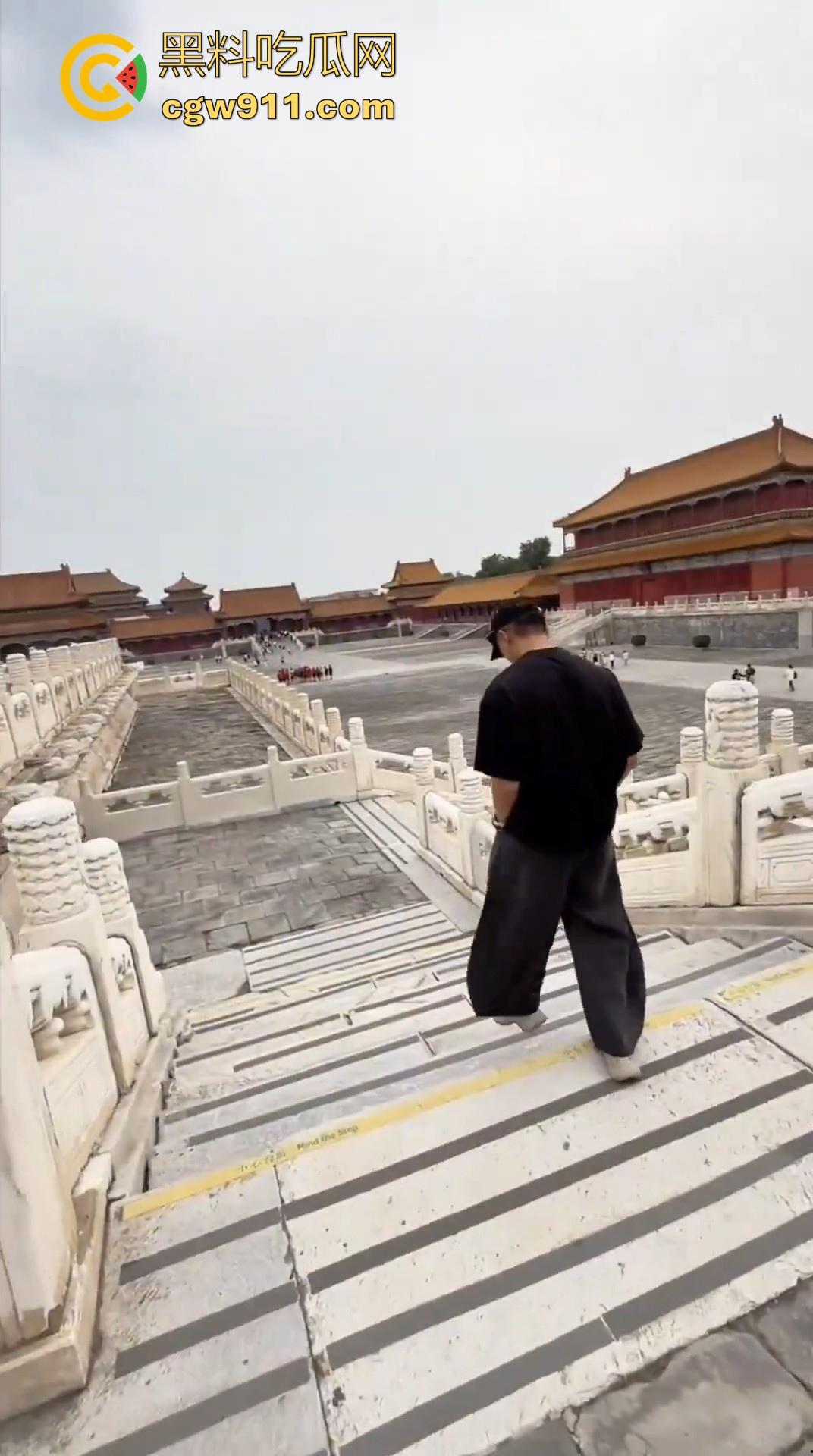 不是清朝都早亡了，还没有剪辫子啊！为什么外国人进故宫不用预约，而中国人需提前7 天预约，凭什么?-4