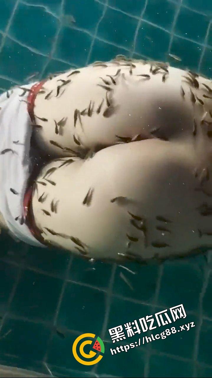 小蝌蚪找妈妈猎奇调教！将骚鸡少妇丢进池塘喂小鱼，发臭骚逼吸引蝌蚪钻逼与卵细胞结合！-7