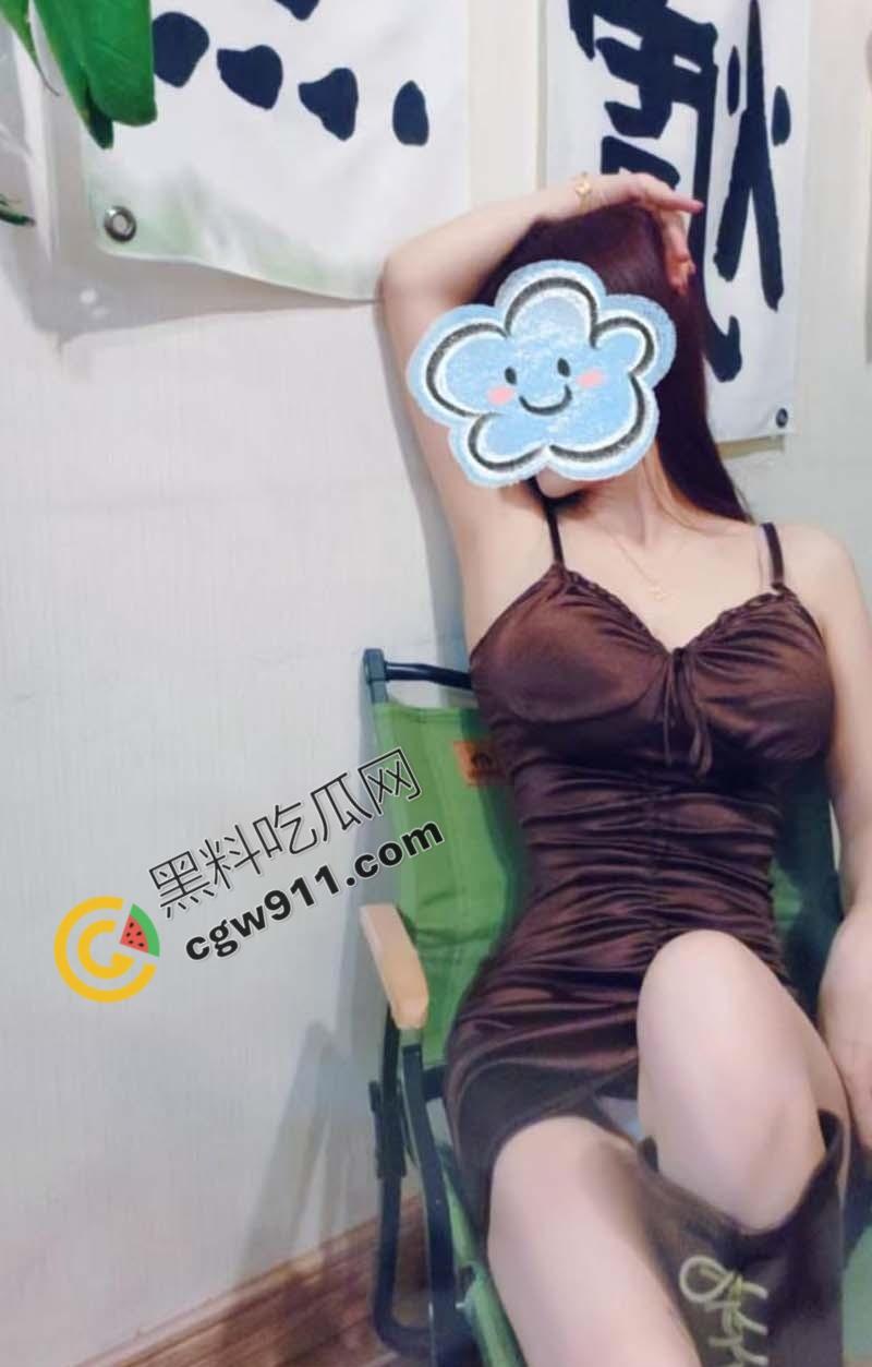 海角大神亲姐生日夜狂欢:在餐厅包间被按耻辱椅,连续喷射,回家更疯狂,无套爆操嫩穴,高潮不断-4