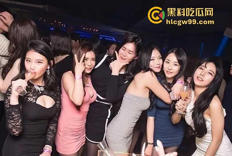 夜店巨乳美女身材炸裂，极品身材陪酒到烂醉，包厢内给老板口交骑乘，把老板玩爽了全程骚气满满！-4