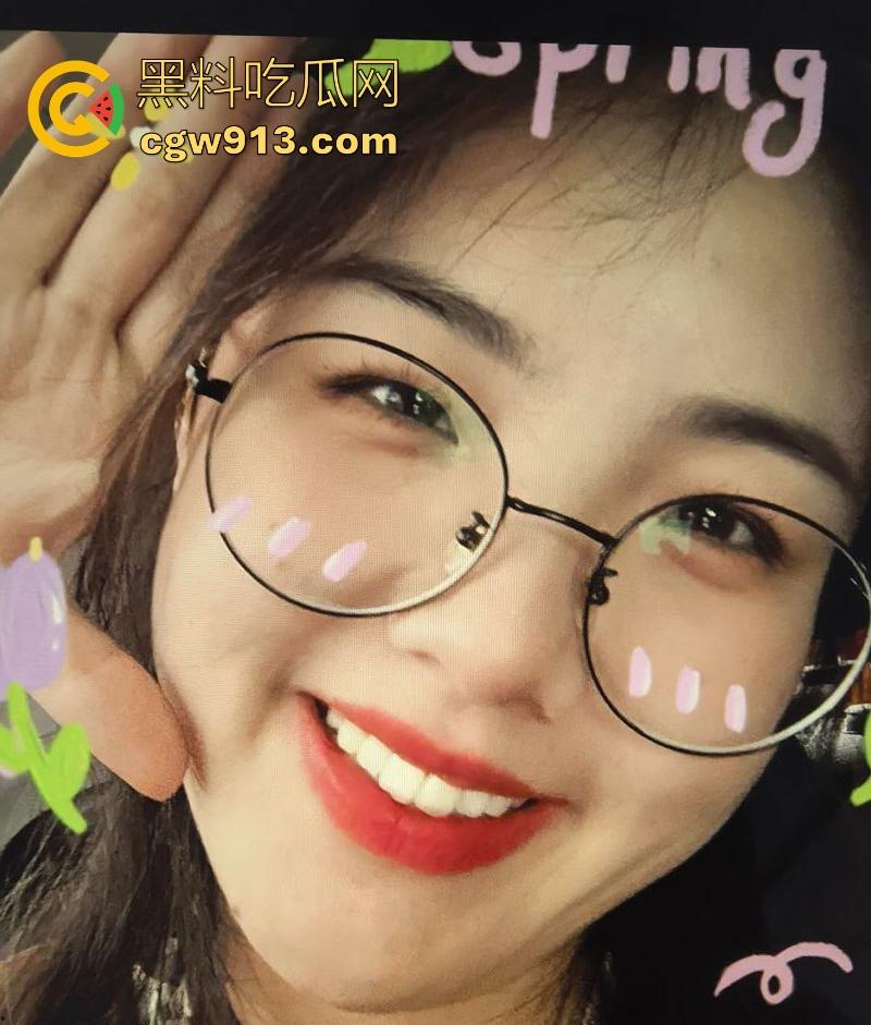 兰州大学极品学妹【林艺菲】化身乖母狗被男友调教，道具挑逗狼牙棒打桩后入，淫荡模样与清纯长相天差地别！-1