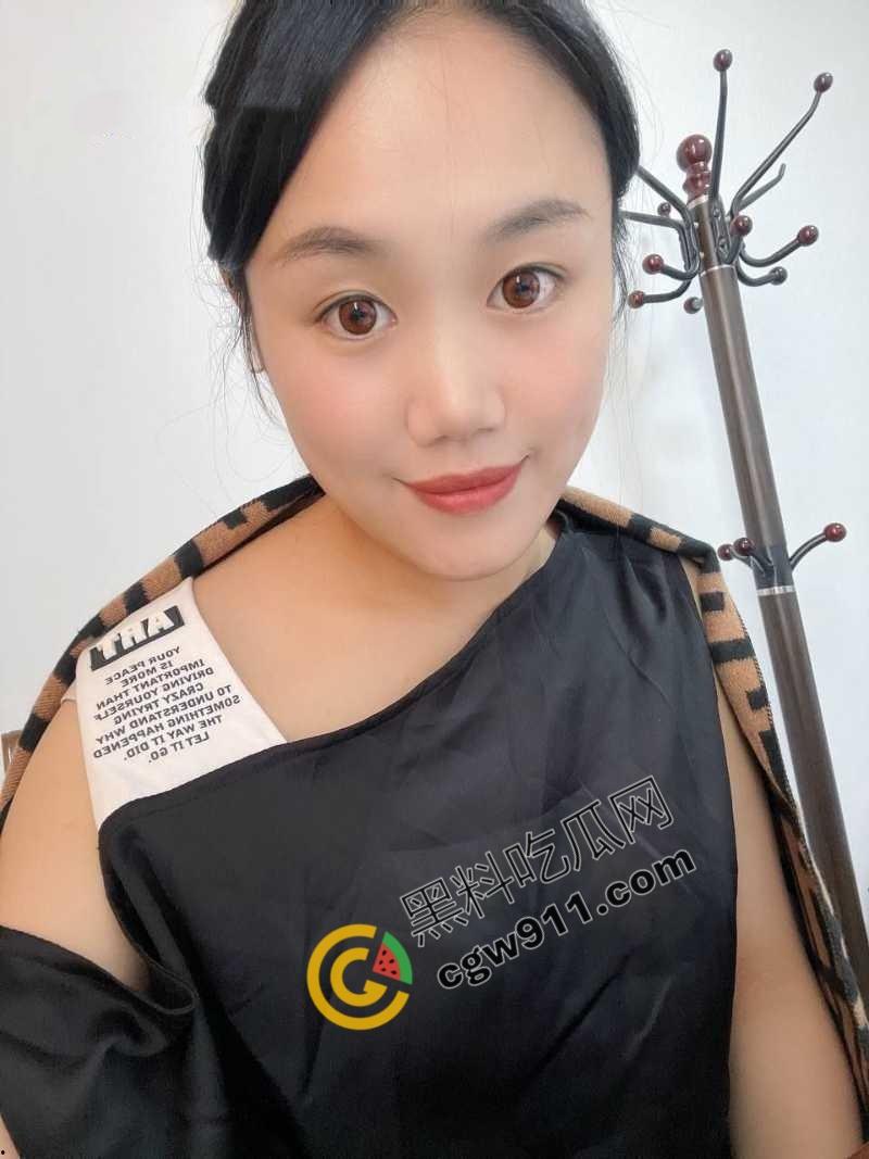 太原公务员人妻【赵婷婷】网络风骚反被威胁，肥臀骚穴被爆操的视频曝光，老公蒙在鼓里濒临崩溃-2