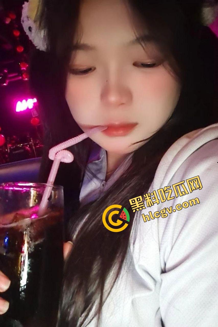 江西艺术职业学院小骚货【林舟漪】大一就在酒吧乱混 和混混开房做爱!独家曝光流出!-5