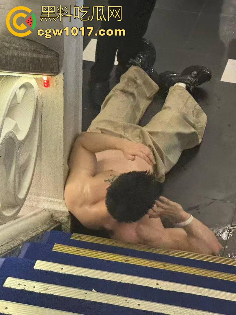 肌肉男【埃里克斯】酒精中毒，当场晕厥摔伤，竟被人拍下造谣，事实已经澄清，酒吧出面解释谣言！-6