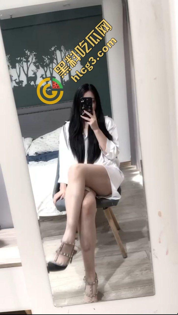 瓜友投稿曝光模特骚货『兔兔』美臀配花纹引人注目 第一视角多场景后入爆操诱人撸！-1