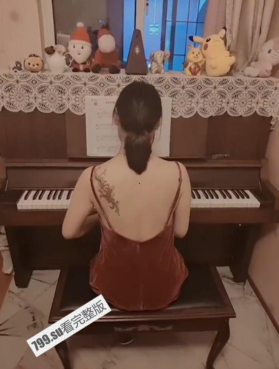 南航反差婊 陆琴 老实人接盘后 发现老婆手机里过往视频-5