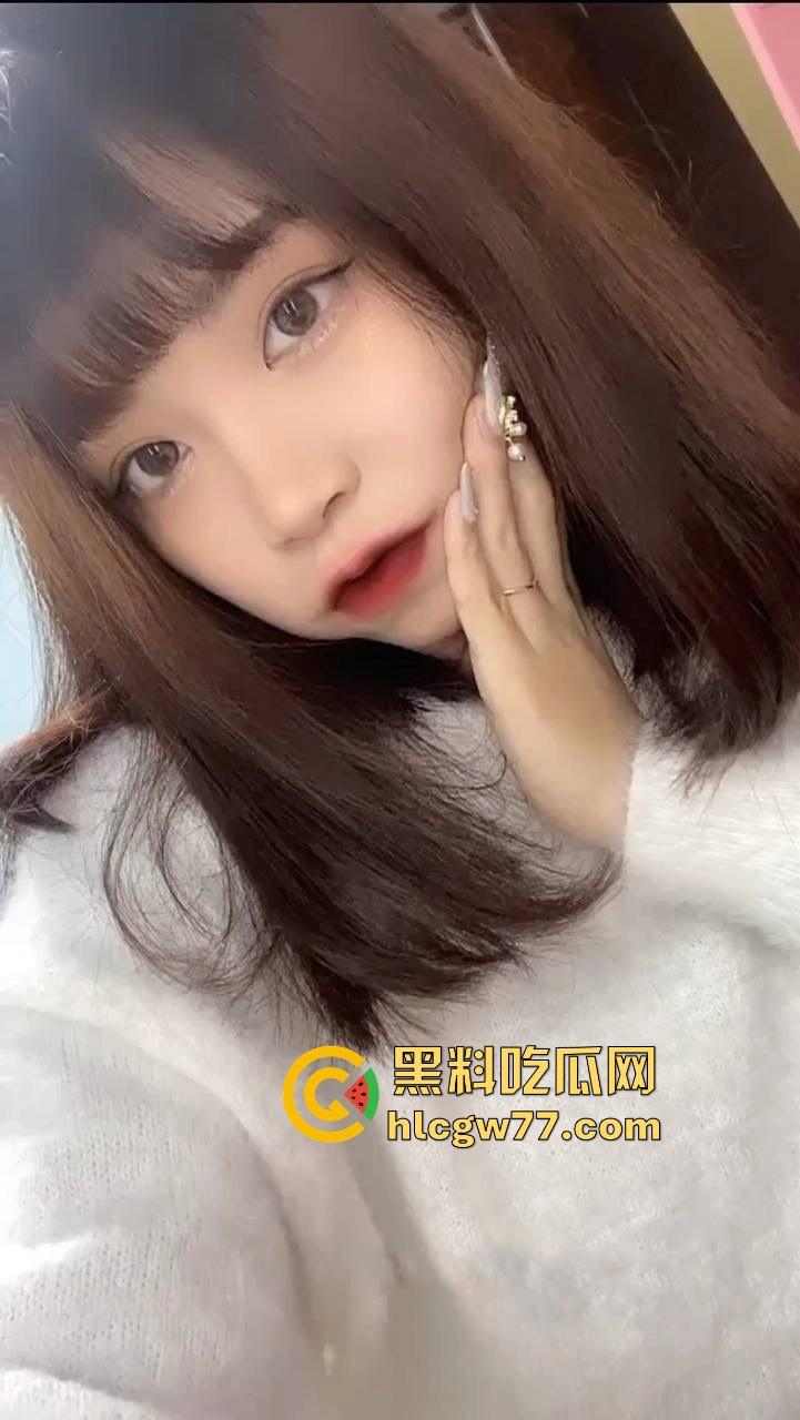 C罩杯短发大奶学生 被金主盯上花高价把她约出来 一顿深喉猛插 学生妹都给弄干呕了 这钱赚的真干净-3