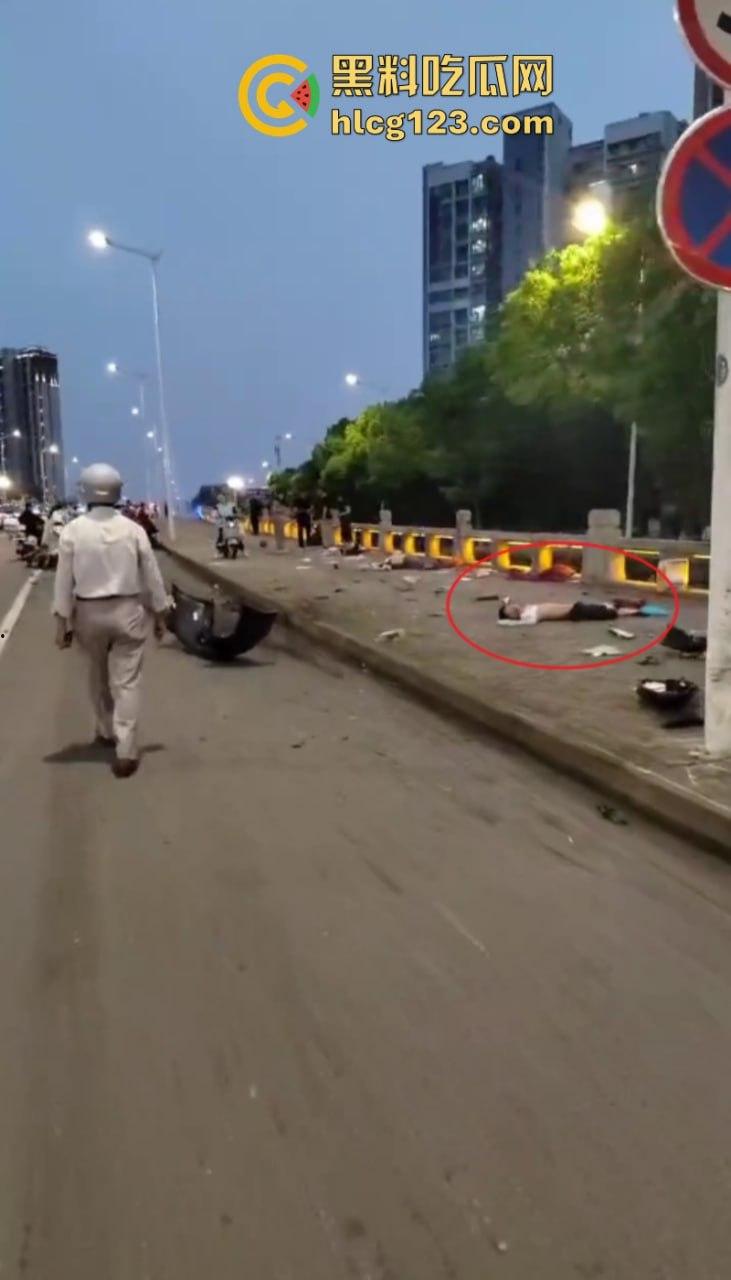 又是女司机！一死一伤 苏州两轿车发生碰撞后撞向一非机动车！惨不忍睹-4