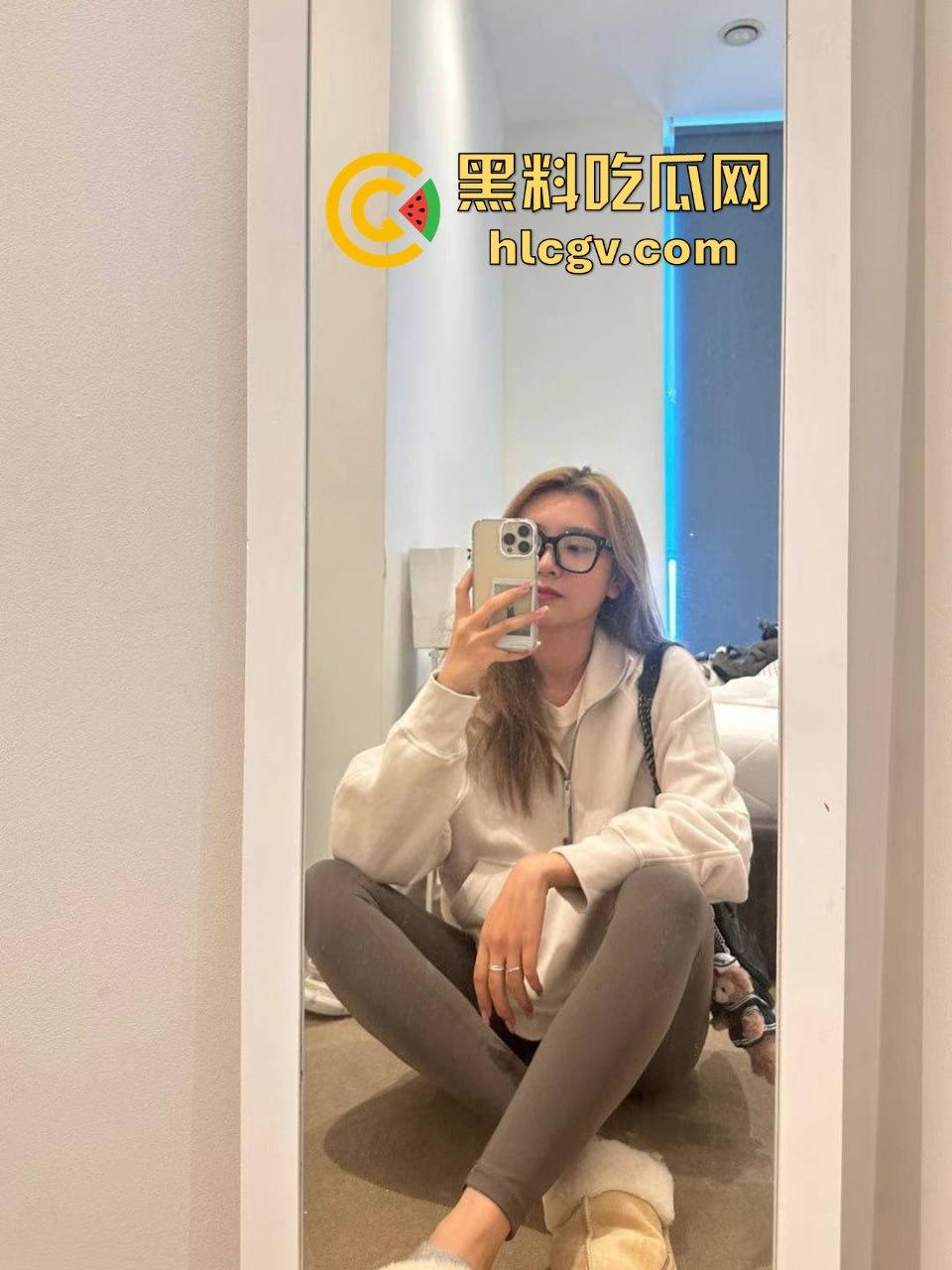 武汉大学极品学生妹【张丽娜】被富二代包养！白嫩翘臀骚劲十足，妥妥的豪门肉便器！-6