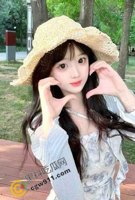 海角达人：趁姐姐熟睡弟弟偷偷插入了姐姐的蜜穴，大胆的弟弟与诱人姐姐的秘密-2