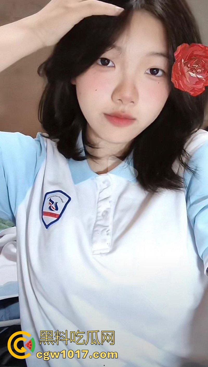 福州第十八中学，核弹巨乳学生妹，惯用网名【南笙】，跟网友裸聊视频被外泄，这豪横大奶堪称人间极品啊！-1