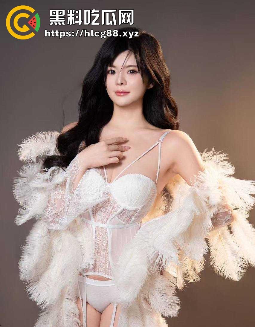 广东37岁【韩雨伶】黑丝调教伺候金主，粉逼熟女勾得爷们儿钱包大出血 独家曝光！-5