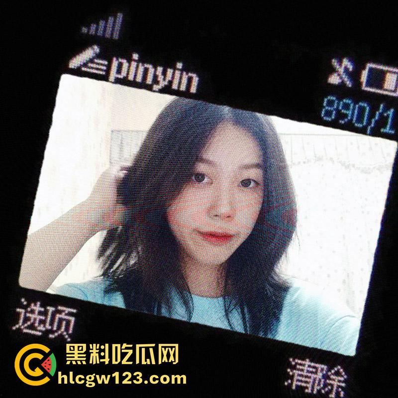 浙江艺术高校舞蹈系厕拍,大神冒死偷拍学委【王玉琦】,小穴翘臀清晰可见,附带学委生活照!-3