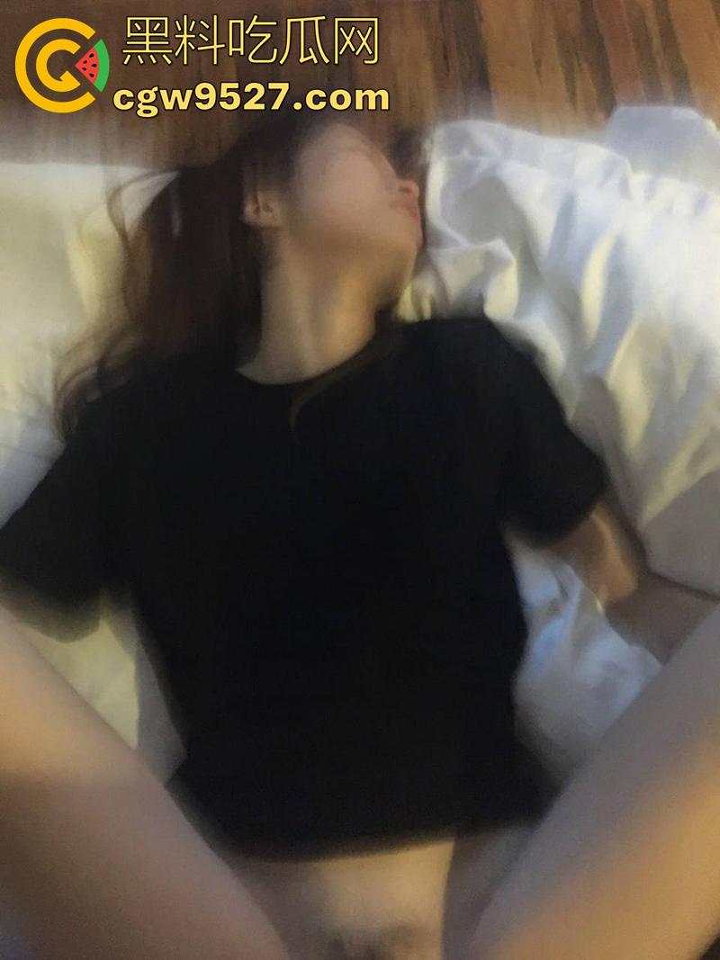 瓜友投稿曝光前女友【朱梦玉】,广州的御姐骚逼性欲极强,不仅被实习生操还被客户内射,发现后果断曝光!-5