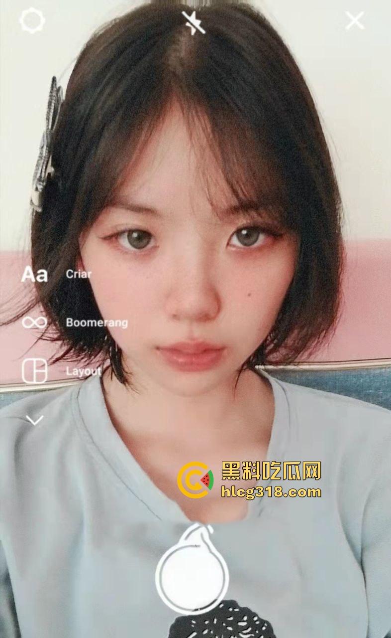 广西职业学院嫩妹【黄语莹】自慰视频曝光!清纯学妹化身欲望女王,手指轻舞抚摸敏感地带,令人欲罢不能!-3