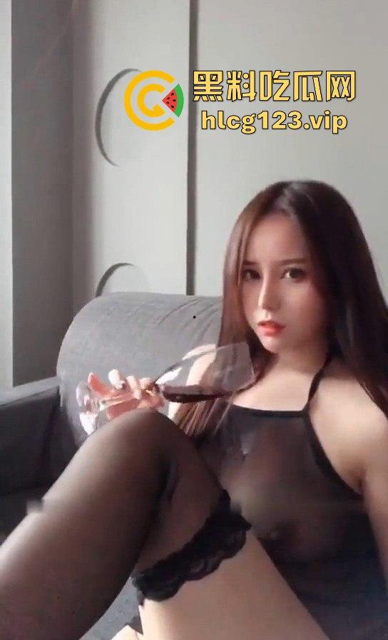 抖音小网红【奔跑晶骡子】私密系列再度曝光，大哥专享，奶子逼随便看！-3