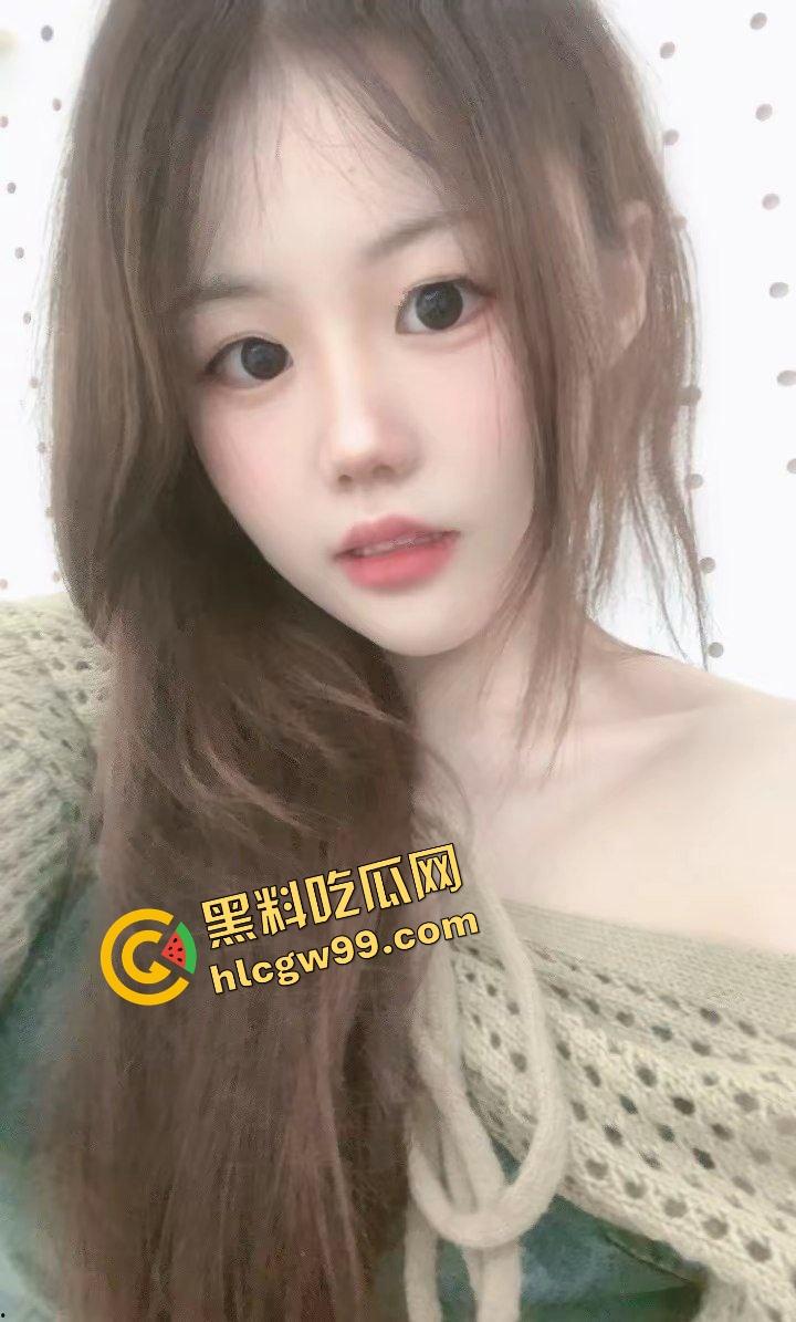 洛阳职业清纯御姐骚鸡【胡莹】大二辍学投靠金爸，调成母狗女仆装玩弄爆插粉穴喷白浆！独家曝光流出！-1