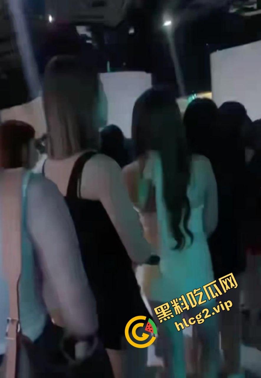 武汉中信设计院院长KTV团建集体嫖娼，事后院长自己举报自己操作绝了！-5