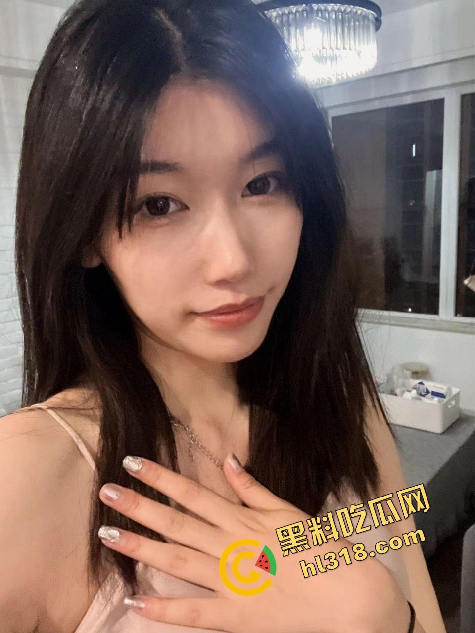 腻味了普通操？和女友玩点新花样，BB枪啪啪射屁屁，女朋友扭着骚臀一边浪叫一边喊！-3