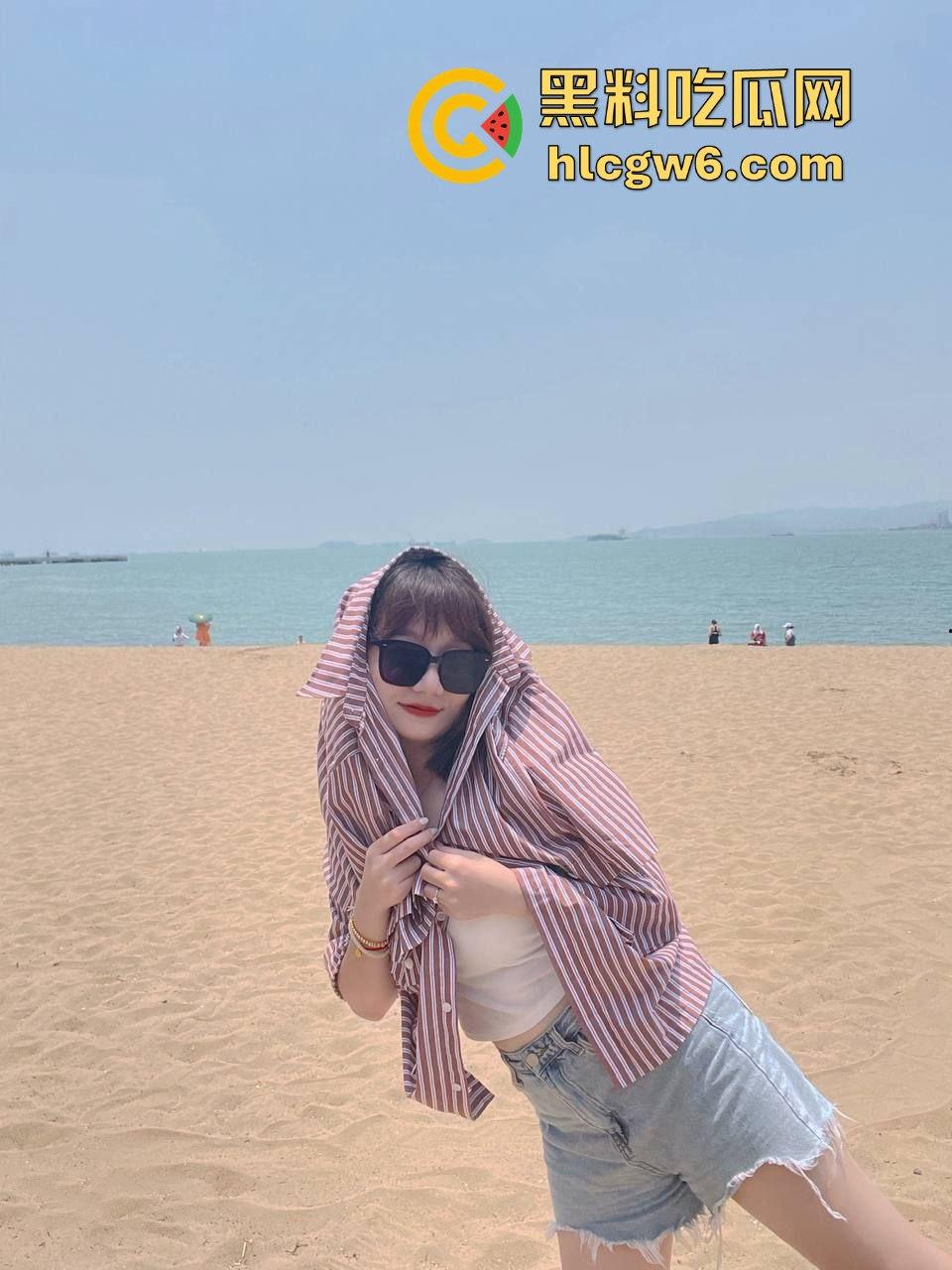 精致少妇【刘诗琪】生活照与床照双重曝光，浓妆美艳下的骗局，脱衣后原形毕露却骚得让人上头！-18