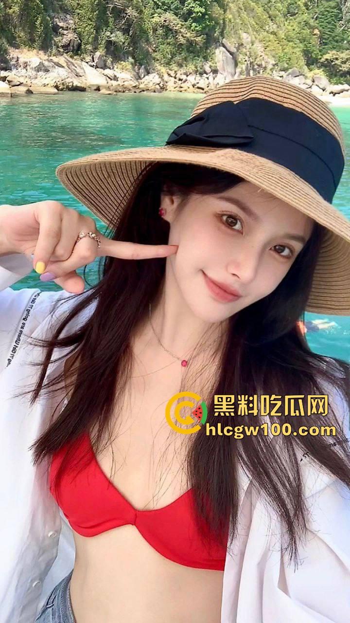 什么叫有事找秘书，没事草秘书？瓜友投稿花点钱拿下00后秘书，每天办公室内扶着桌子直接无套内射开干！-1